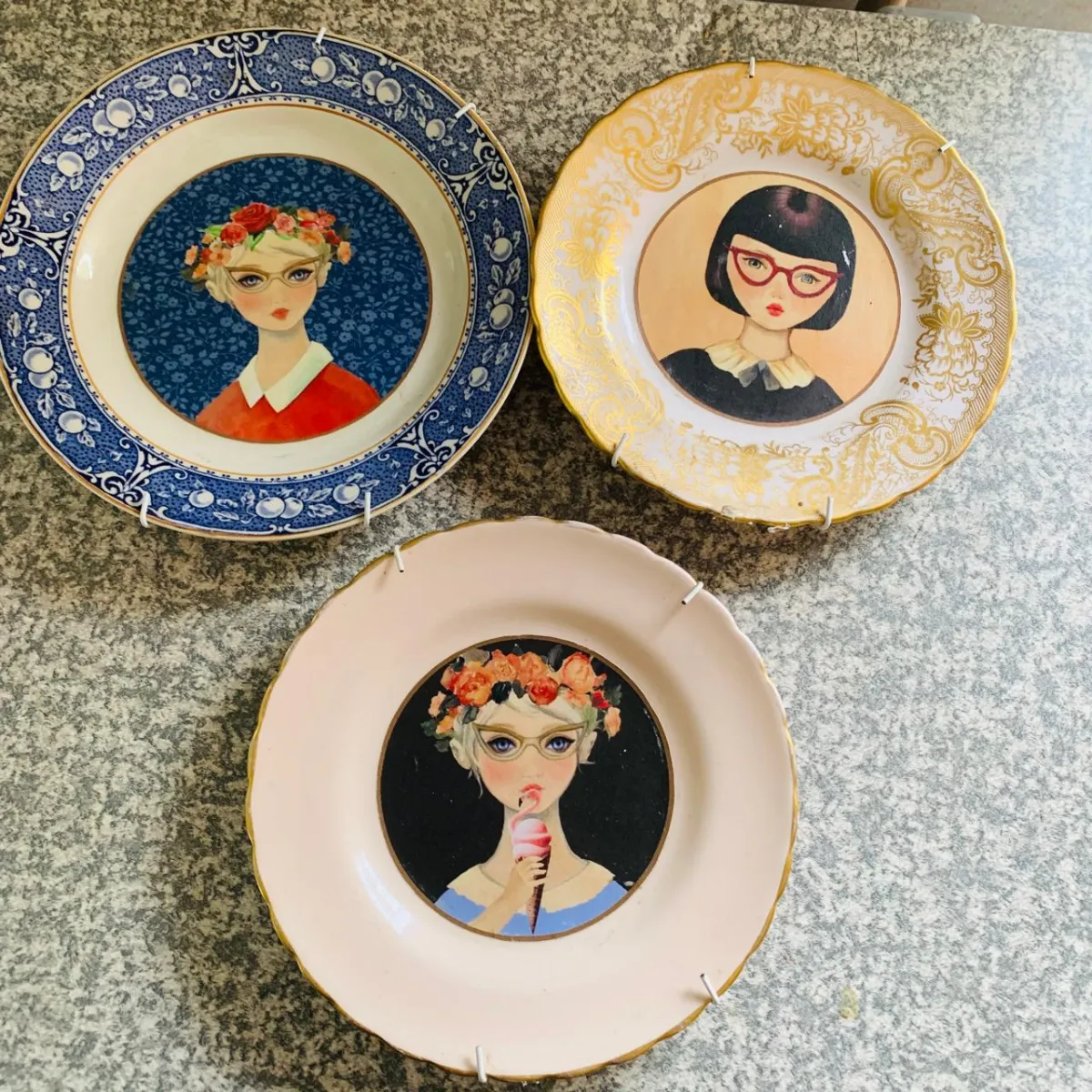 Face Decorative Plates - Set of 3